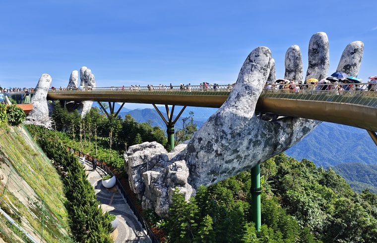 Cầu Vàng Bà Nà Hills Đà Nẵng